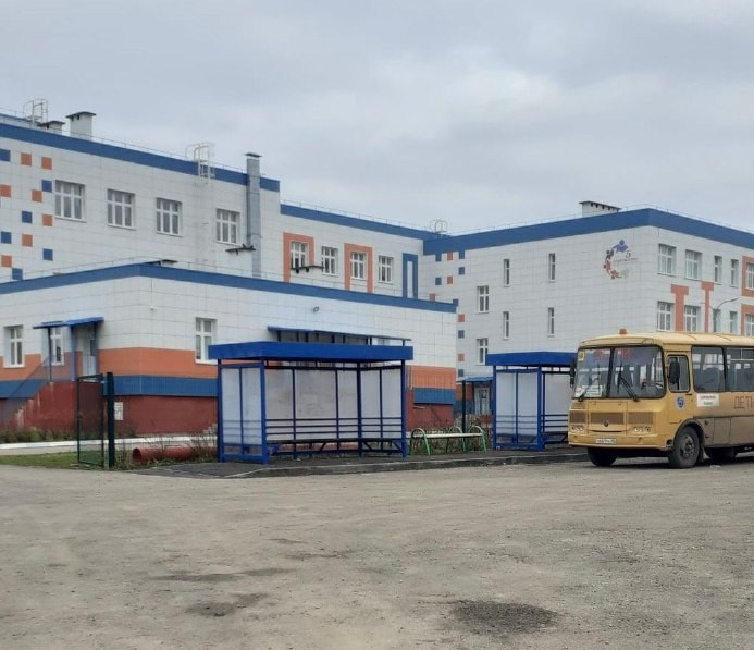 Вблизи школы №5 в городе Балабаново произведена установка современных остановочных комплексов.