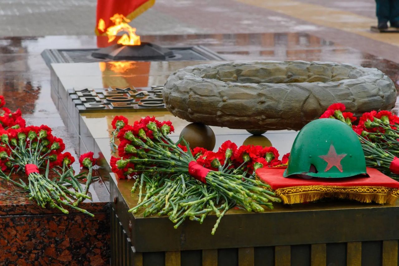 В Калужской области отметили День Неизвестного Солдата.

Почтили память тех, кто погиб за Родину,...