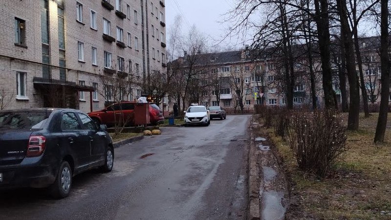 Обнинцы жалуются на тротуары вдоль домов – адреса разные по всему городу.

На Гагарина, Курчатова...